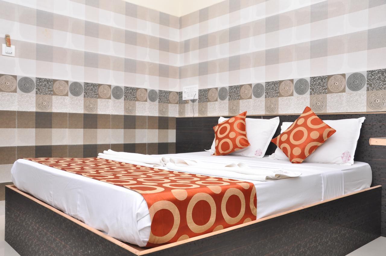 Addhuri Comforts Inn Maisur Dış mekan fotoğraf